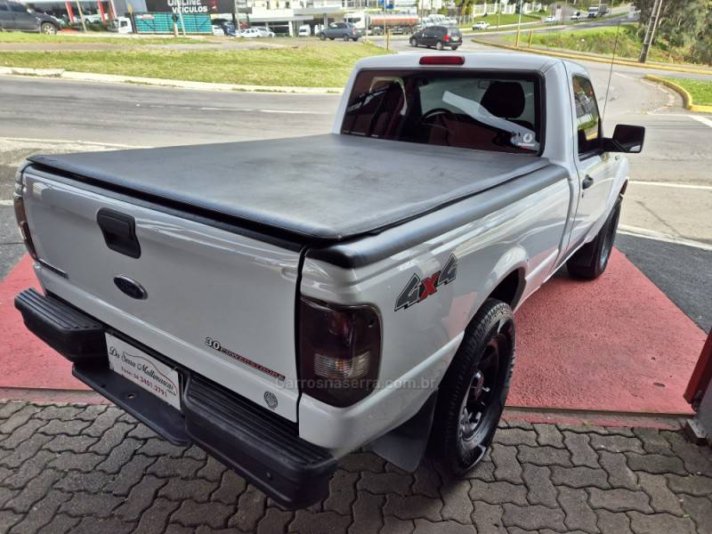 FORD - RANGER - 2011/2012 - Branca - R$ 72.000,00