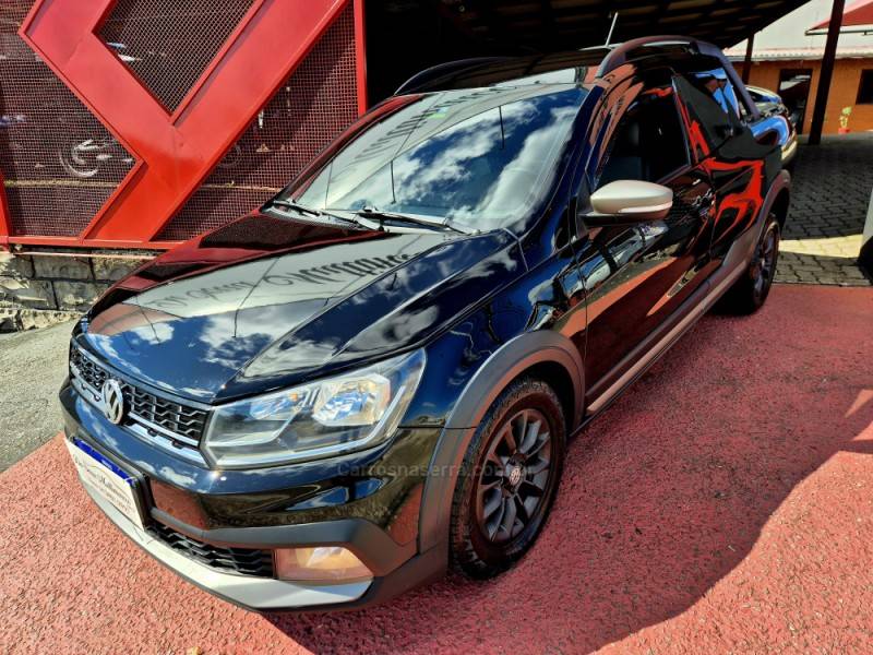 VOLKSWAGEN - SAVEIRO - 2017/2017 - Preta - R$ 78.000,00