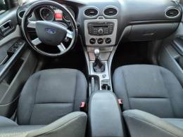 FORD - FOCUS - 2010/2011 - Cinza - R$ 40.000,00