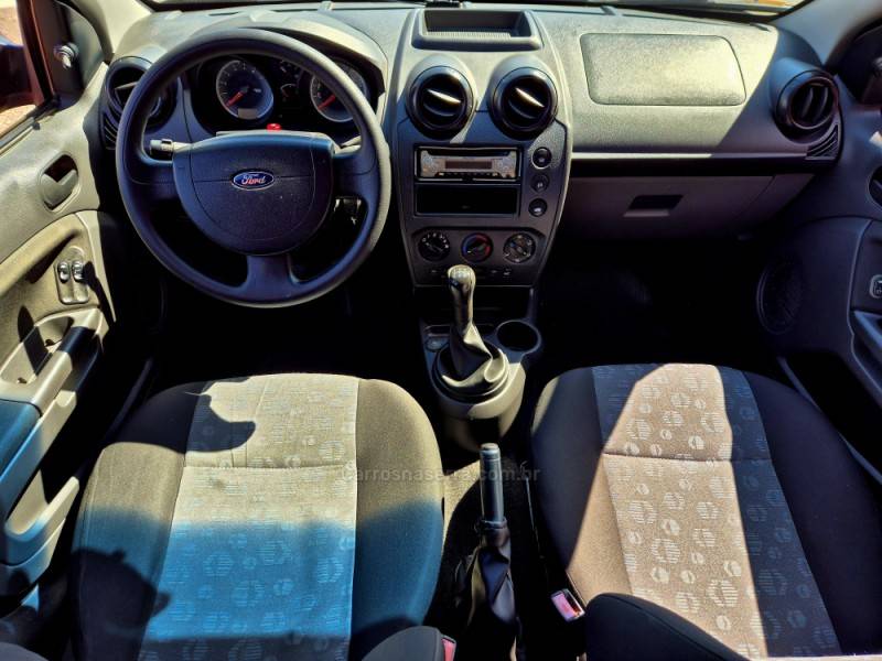 FORD - FIESTA - 2011/2012 - Preta - R$ 28.900,00