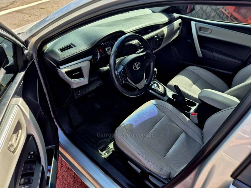 TOYOTA - COROLLA - 2015/2015 - Prata - R$ 86.000,00