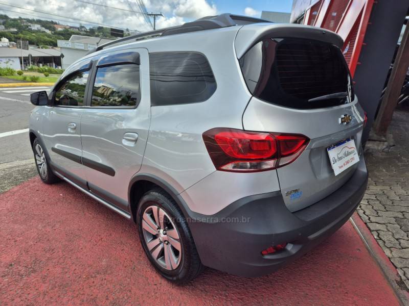 CHEVROLET - SPIN - 2019/2020 - Prata - R$ 79.900,00