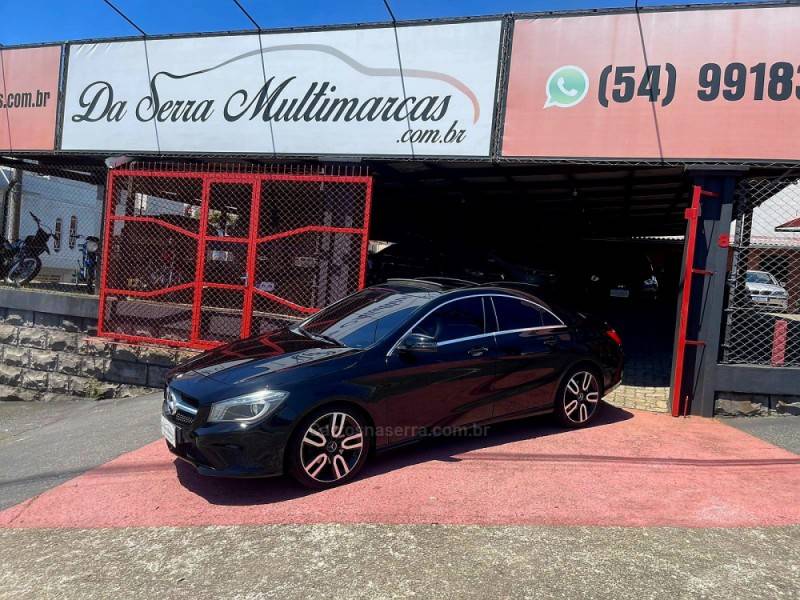 MERCEDES-BENZ - CLA 200 - 2015/2015 - Preta - R$ 114.900,00