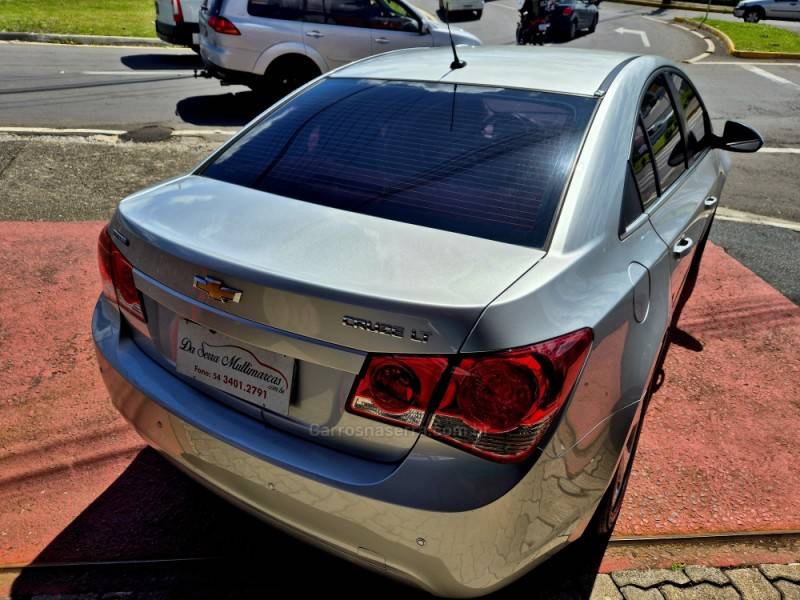 CHEVROLET - CRUZE - 2013/2014 - Prata - R$ 55.000,00
