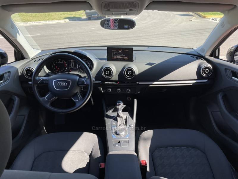 AUDI - A3 - 2014/2014 - Preta - R$ 74.000,00