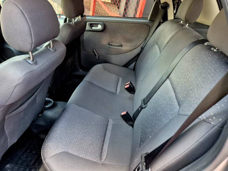 CHEVROLET - CORSA - 2008/2009 - Cinza - R$ 32.000,00