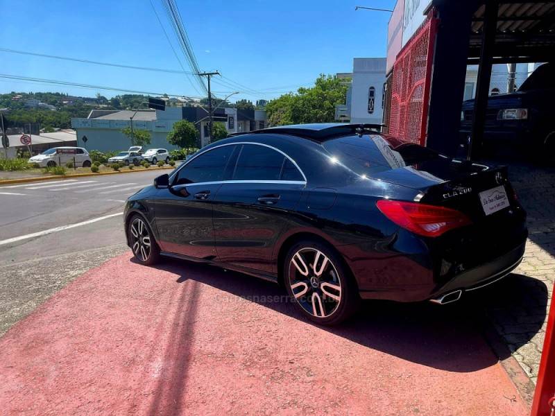 MERCEDES-BENZ - CLA 200 - 2015/2015 - Preta - R$ 114.900,00