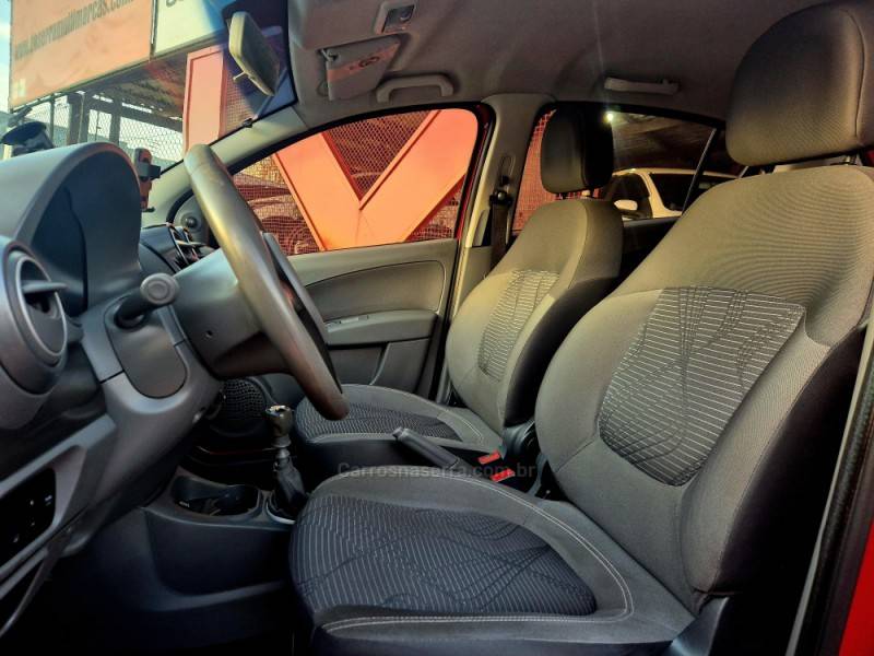 FIAT - PALIO - 2015/2015 - Vermelha - R$ 40.900,00