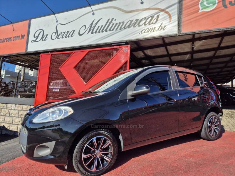 FIAT - PALIO - 2015/2015 - Preta - R$ 44.000,00