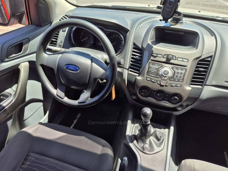 FORD - RANGER - 2014/2014 - Prata - R$ 89.900,00