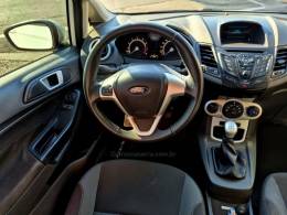 FORD - FIESTA - 2018/2019 - Branca - R$ 58.000,00