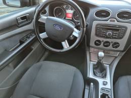 FORD - FOCUS - 2010/2011 - Cinza - R$ 40.000,00