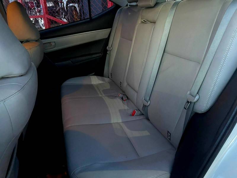 TOYOTA - COROLLA - 2014/2015 - Branca - R$ 85.000,00