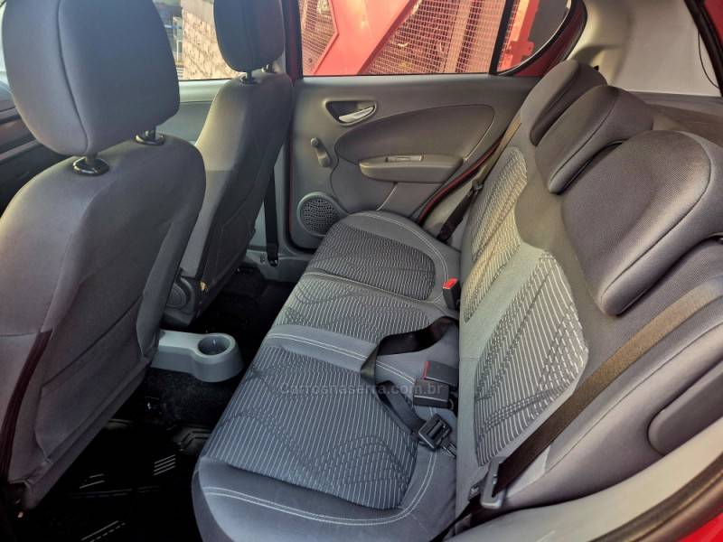 FIAT - PALIO - 2015/2015 - Vermelha - R$ 40.900,00