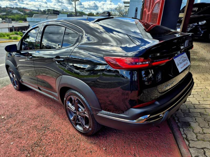 FIAT - FASTBACK - 2022/2023 - Preta - R$ 122.000,00