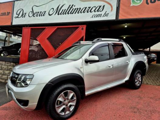 RENAULT - DUSTER OROCH - 2015/2016 - Prata - R$ 74.000,00