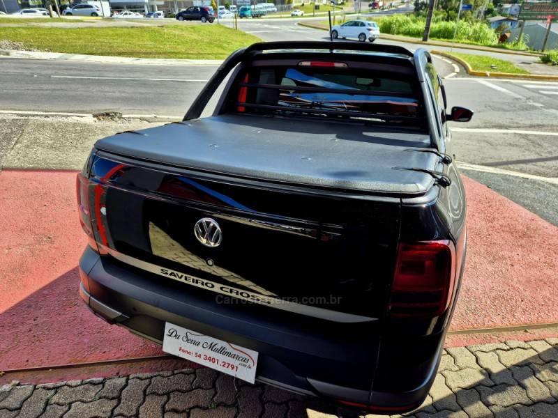 VOLKSWAGEN - SAVEIRO - 2017/2017 - Preta - R$ 78.000,00
