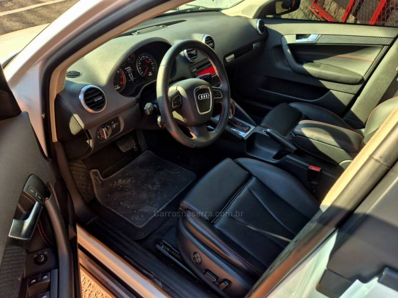 AUDI - A3 - 2010/2010 - Branca - R$ 77.000,00
