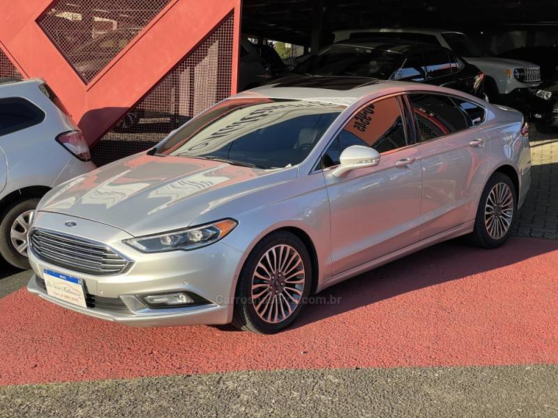 FORD - FUSION - 2016/2017 - Prata - R$ 112.000,00