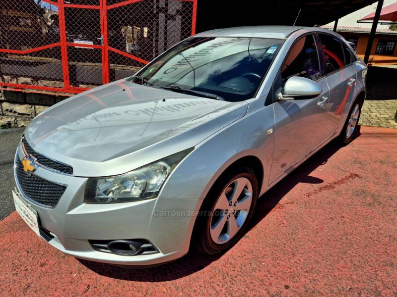 CHEVROLET - CRUZE - 2013/2014 - Prata - R$ 55.000,00