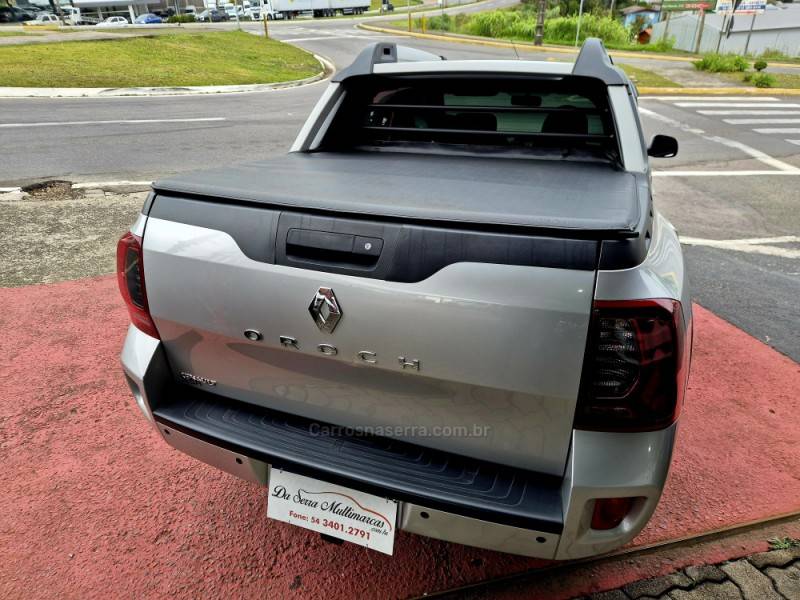 RENAULT - DUSTER OROCH - 2015/2016 - Prata - R$ 74.000,00