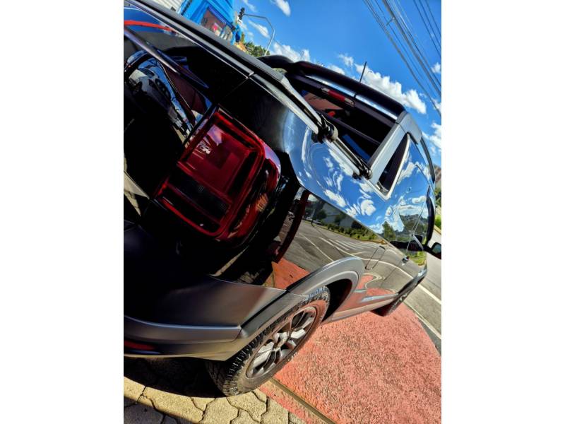 VOLKSWAGEN - SAVEIRO - 2017/2017 - Preta - R$ 78.000,00