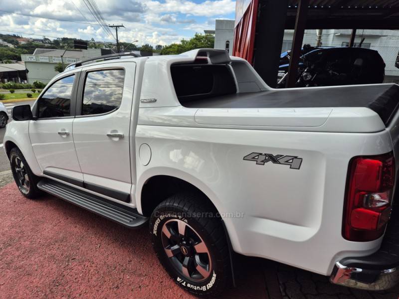 CHEVROLET - S10 - 2015/2016 - Branca - R$ 142.000,00