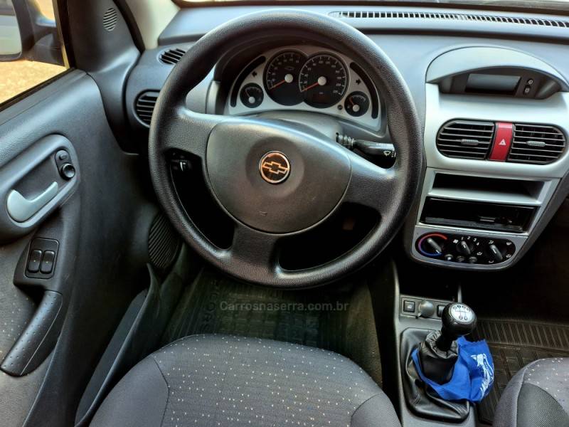 CHEVROLET - CORSA - 2008/2009 - Cinza - R$ 32.000,00