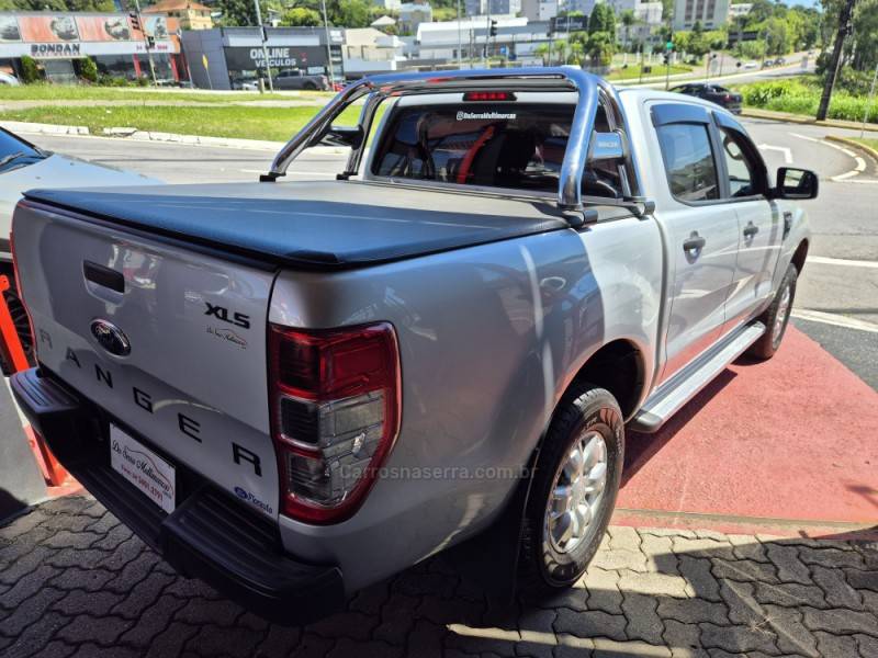 FORD - RANGER - 2014/2014 - Prata - R$ 89.900,00