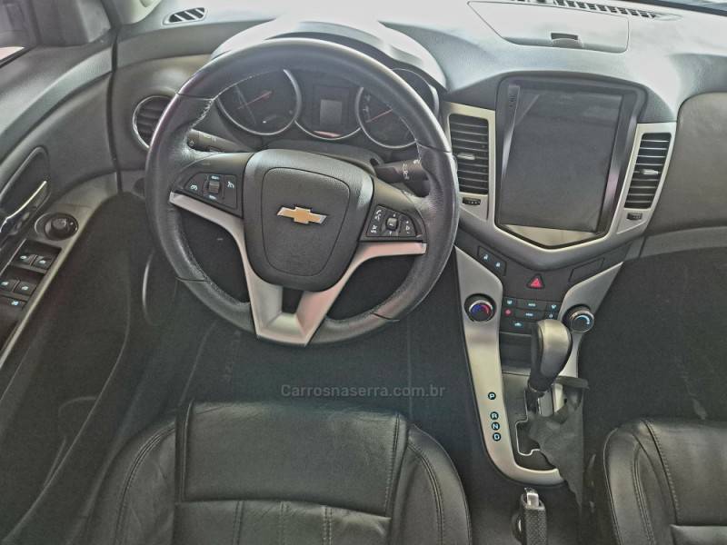 CHEVROLET - CRUZE - 2013/2014 - Prata - R$ 55.000,00