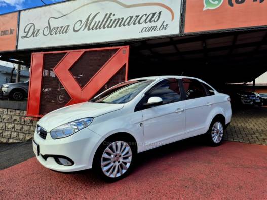 FIAT - GRAND SIENA - 2015/2016 - Branca - R$ 41.000,00