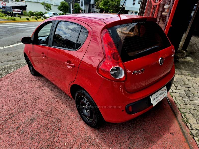 FIAT - PALIO - 2014/2015 - Vermelha - R$ 39.900,00