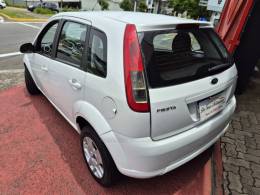 FORD - FIESTA - 2010/2011 - Branca - R$ 31.900,00