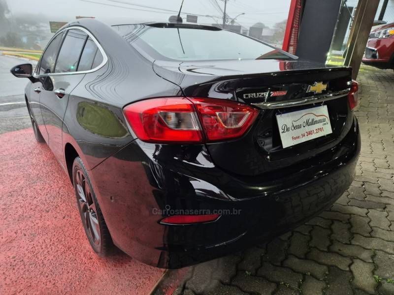 CHEVROLET - CRUZE - 2017/2018 - Preta - R$ 96.000,00